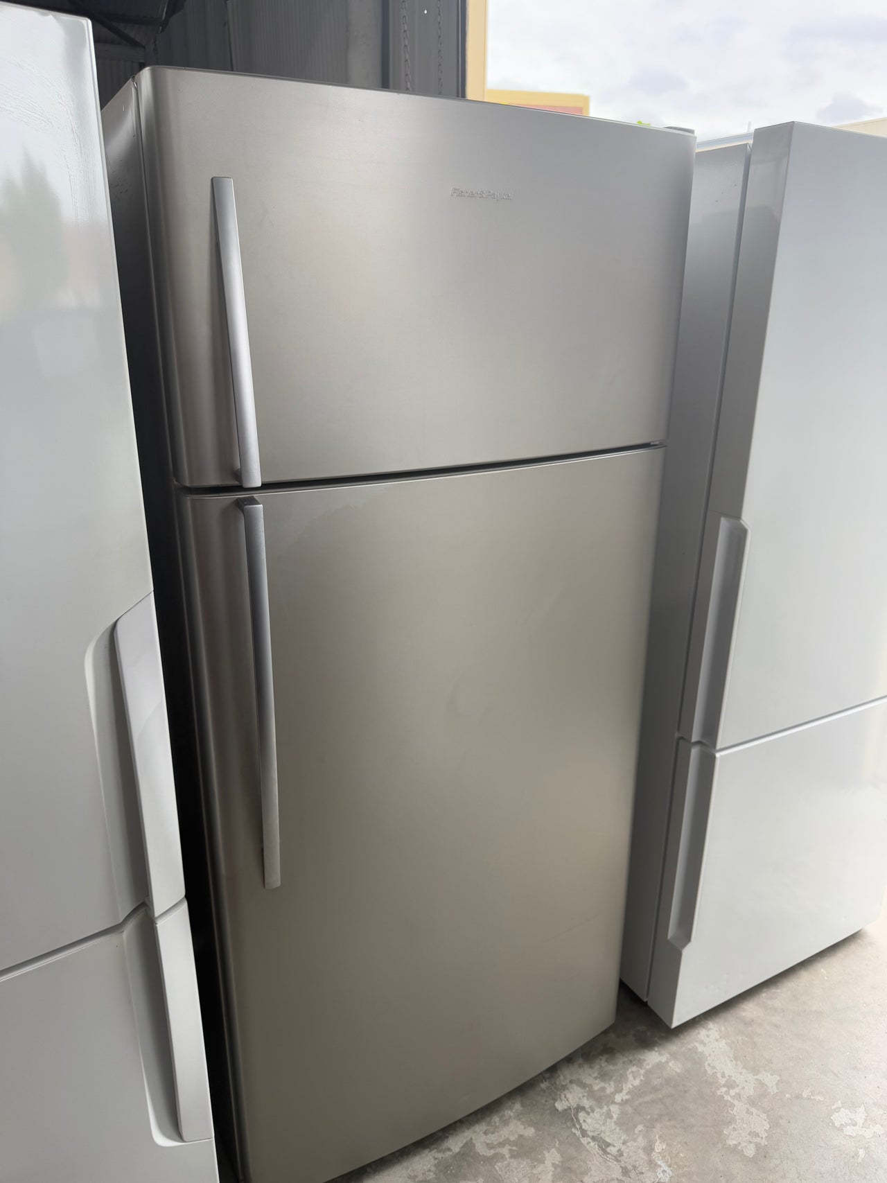 Second Hand Fisher & Paykel E521T Refrigerator