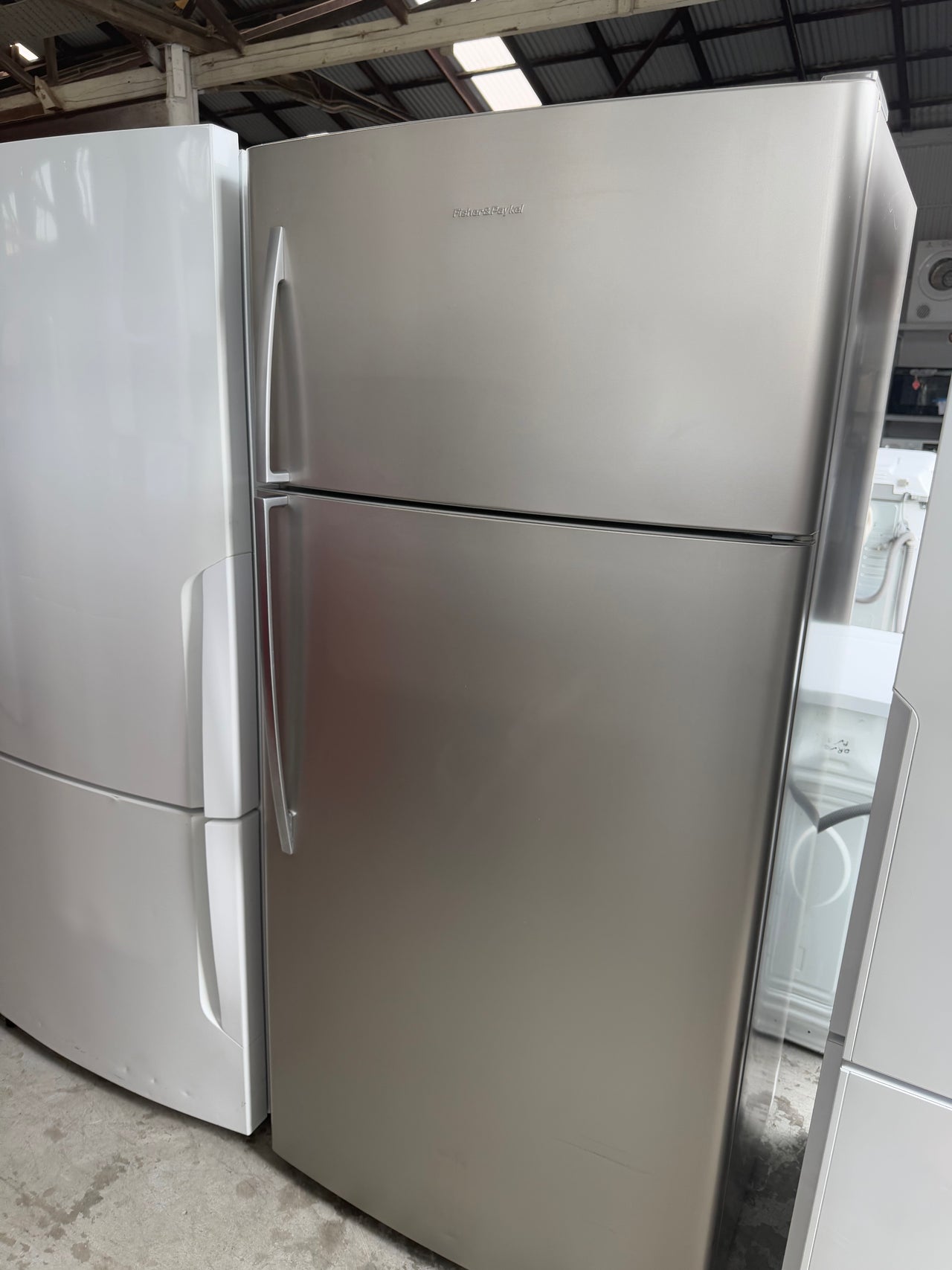 Second Hand Fisher & Paykel E521T Refrigerator