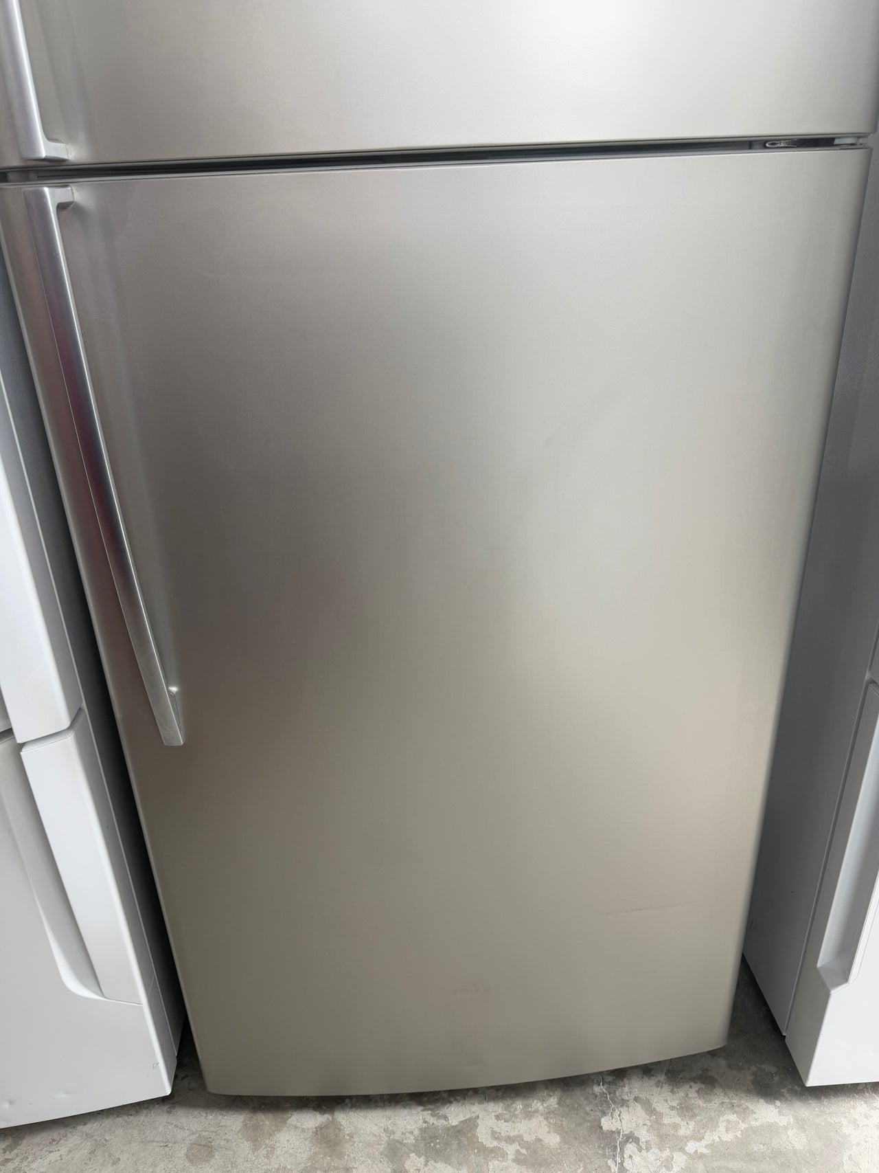 Second Hand Fisher & Paykel E521T Refrigerator