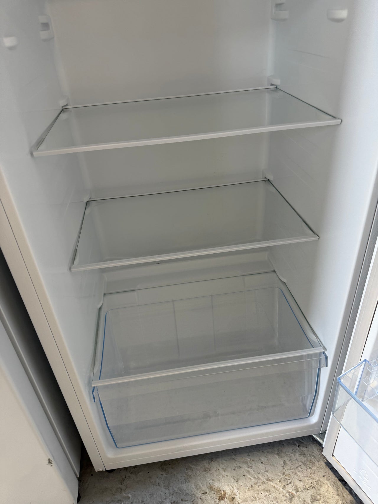 Factory second Hisense HRAF242 is a 242-litre upright refrigerator - Second Hand Appliances Geebung