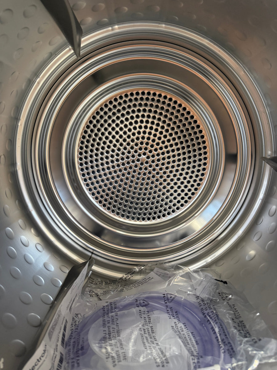 Factory second AEG 8kg 7000 Series Heat Pump Dryer – T738A4OBC