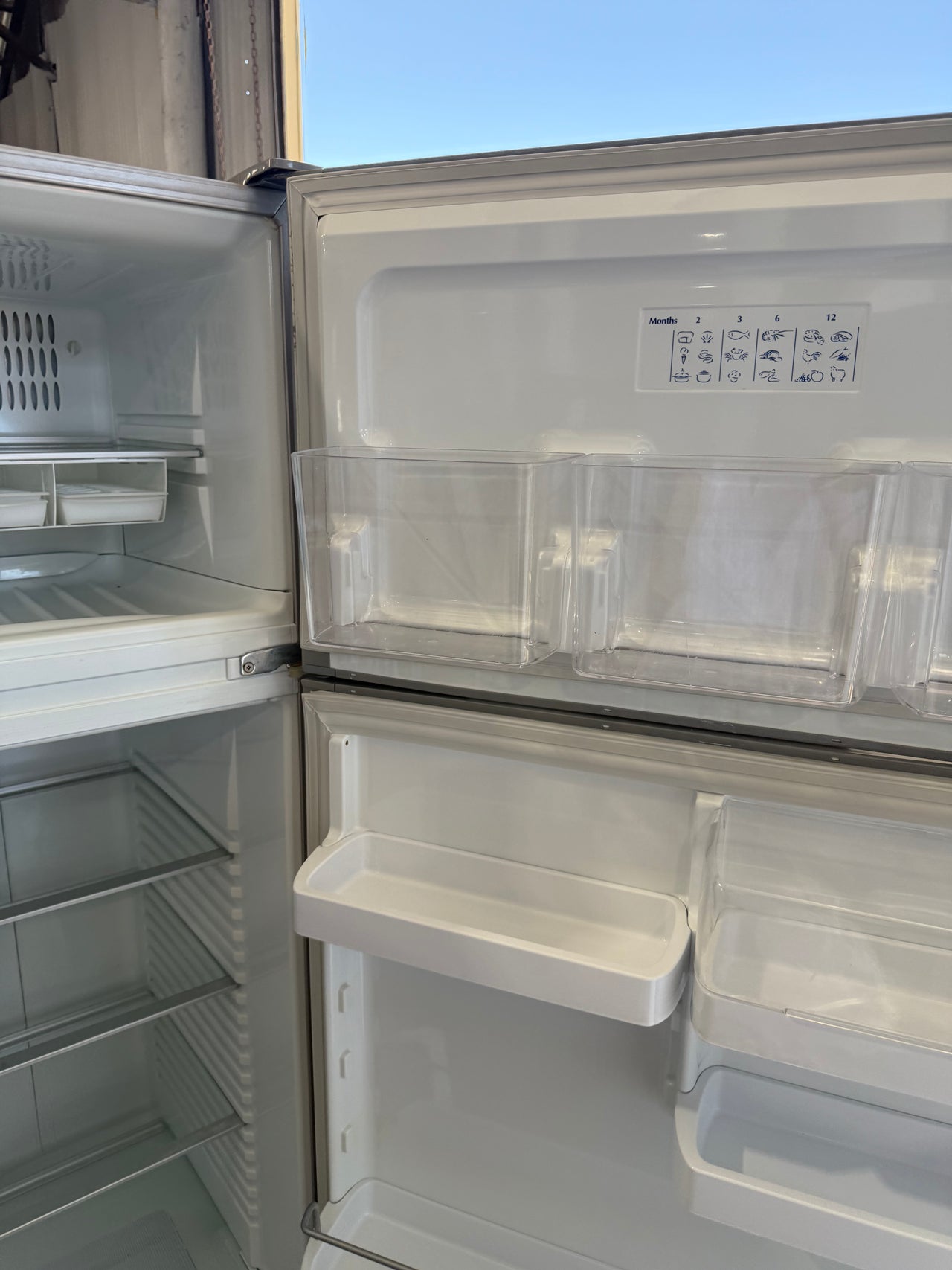 Second Hand Fisher & Paykel E521T Refrigerator