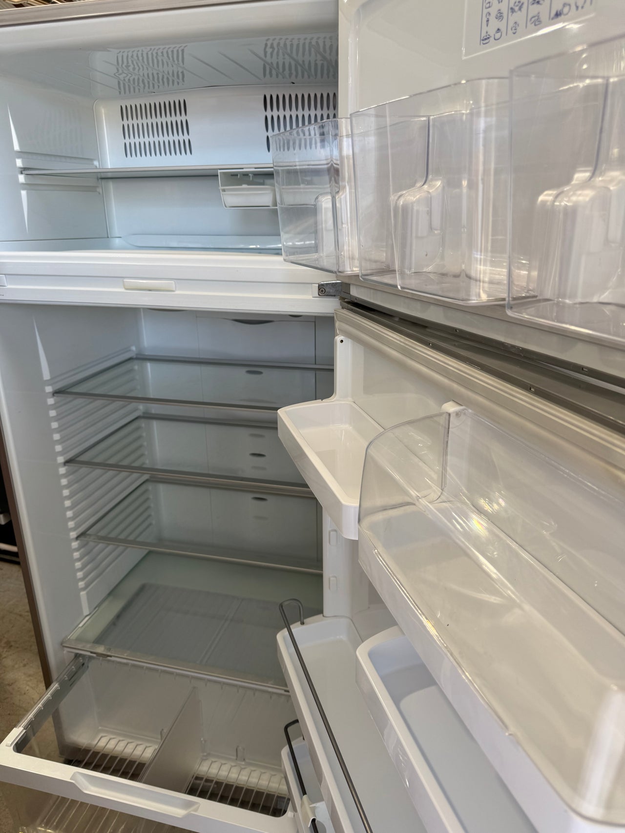 Second Hand Fisher & Paykel E521T Refrigerator