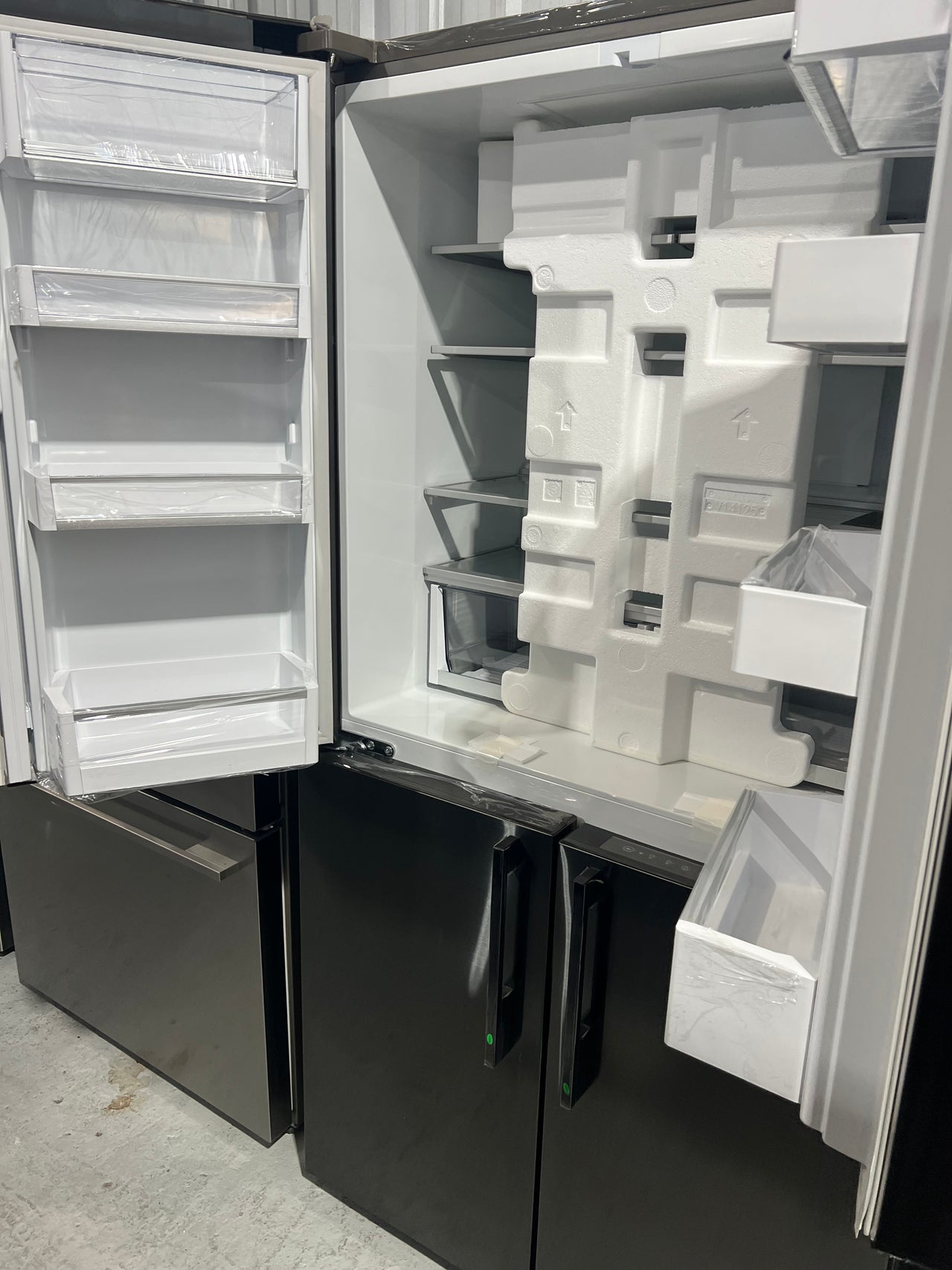 Transportation damaged Fisher & Paykel 538L Quad Door Refrigerator Model: RF605QDUVB2 - Second Hand Appliances Geebung