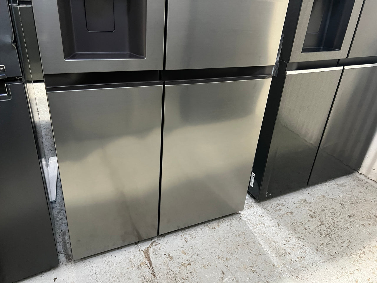 Factory second LG 635L Side by Side Fridge with Ice & Water Dispenser Stainless Steel GS-L600PL - Second Hand Appliances Geebung