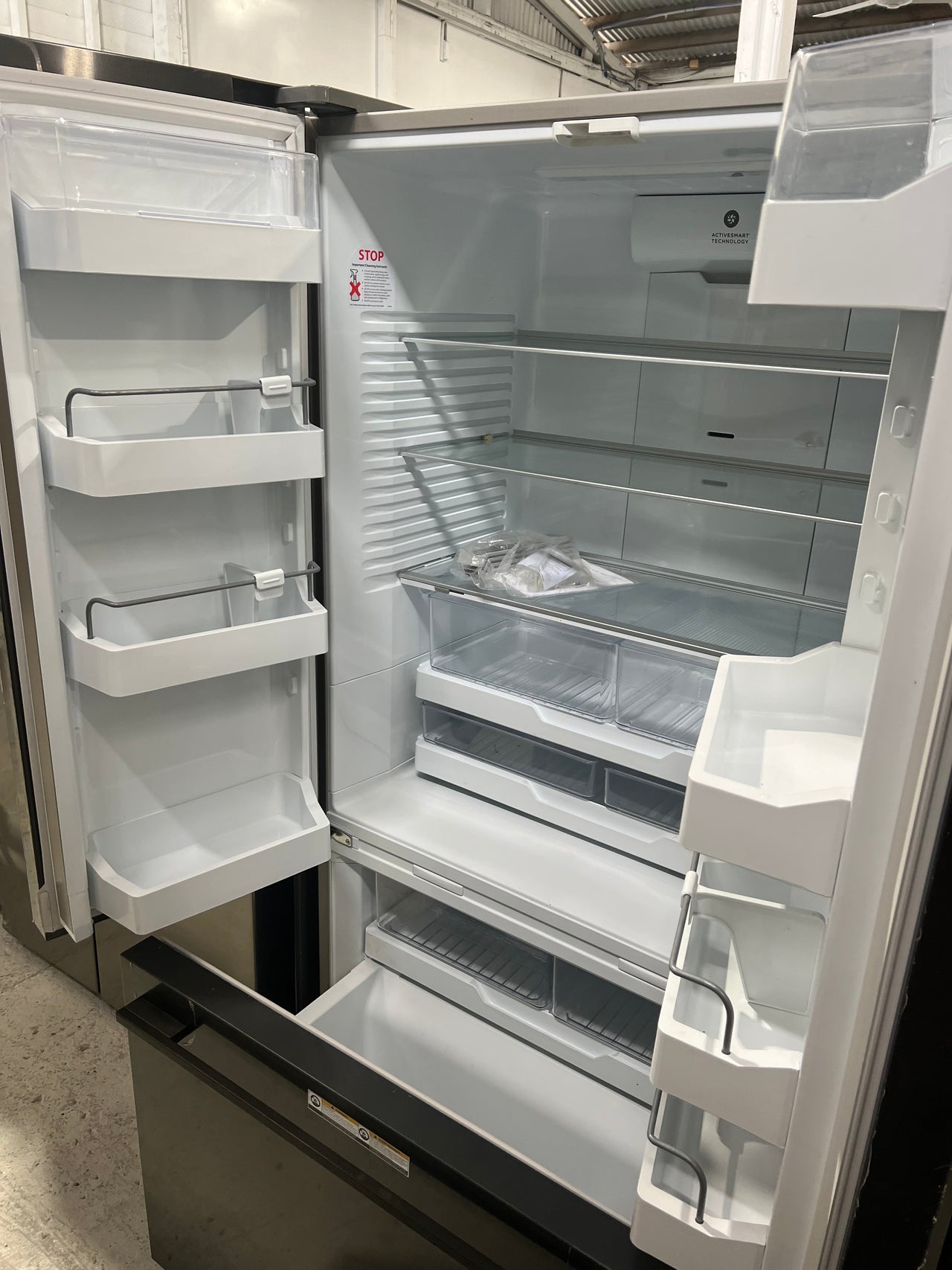 Second hand Fisher & Paykel 569L French Door Fridge Model: RF610ADUB5 - Second Hand Appliances Geebung