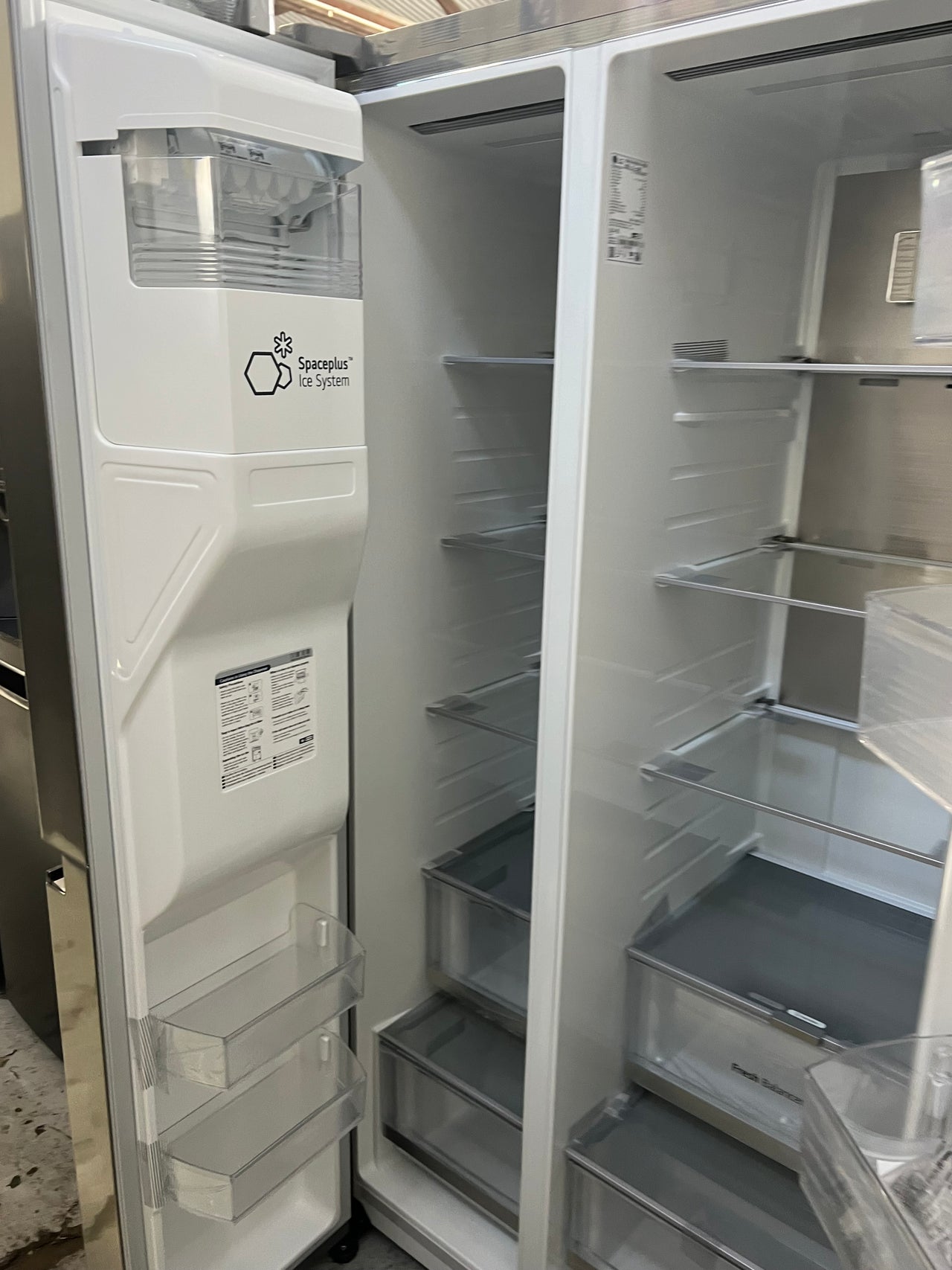 Factory second LG 635L Side by Side Fridge with Ice & Water Dispenser Stainless Steel GS-L600PL - Second Hand Appliances Geebung