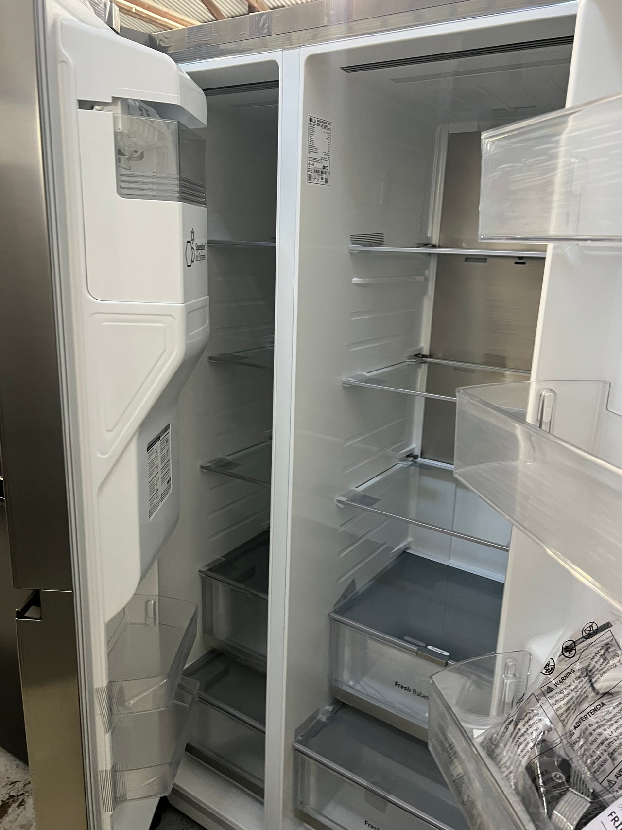 Factory second LG 635L Side by Side Fridge with Ice & Water Dispenser Stainless Steel GS-L600PL - Second Hand Appliances Geebung