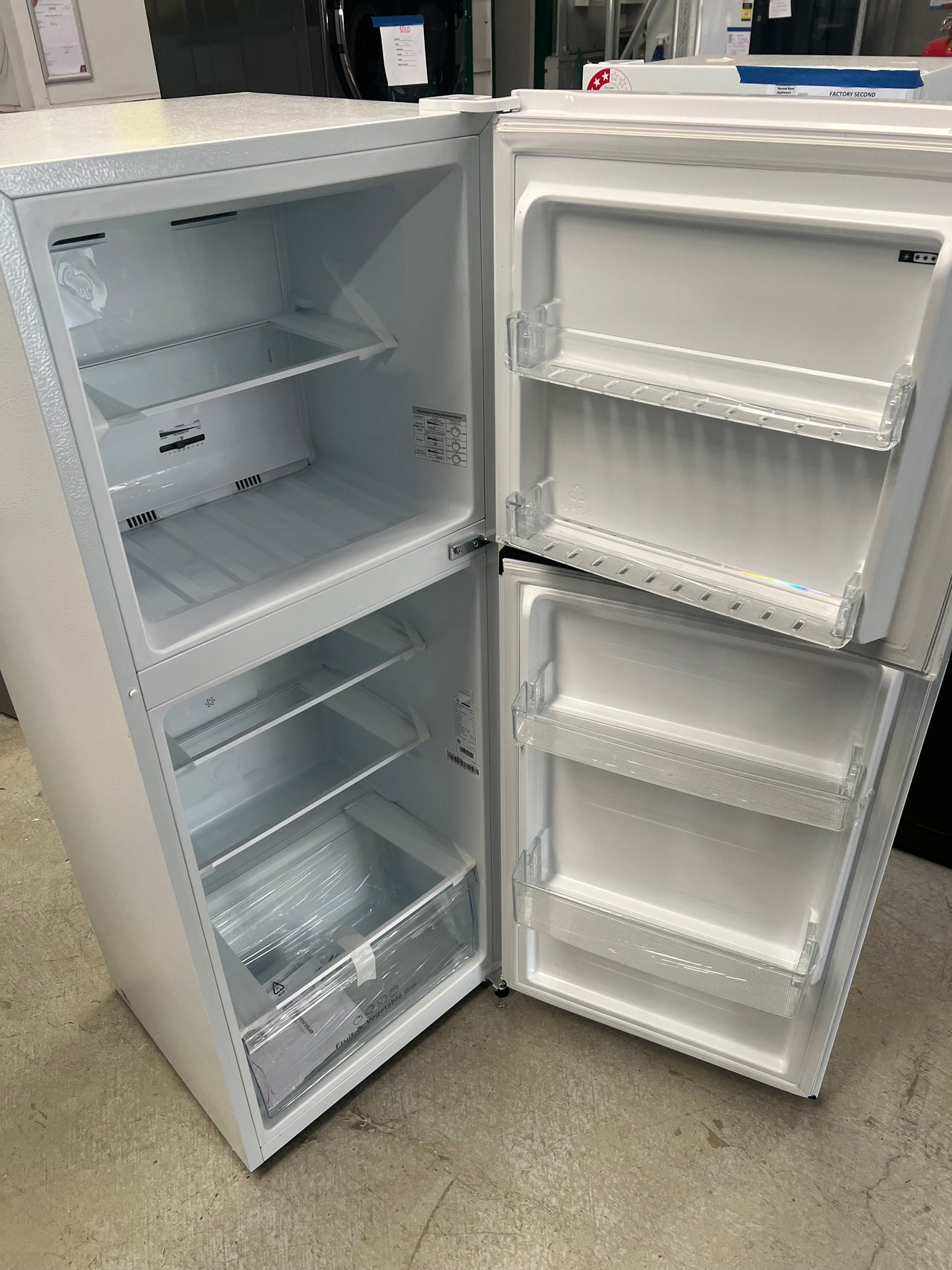 Factory second/Carton damaged Hisense 205L Top Mount Refrigerator HRTF206 - Second Hand Appliances Geebung