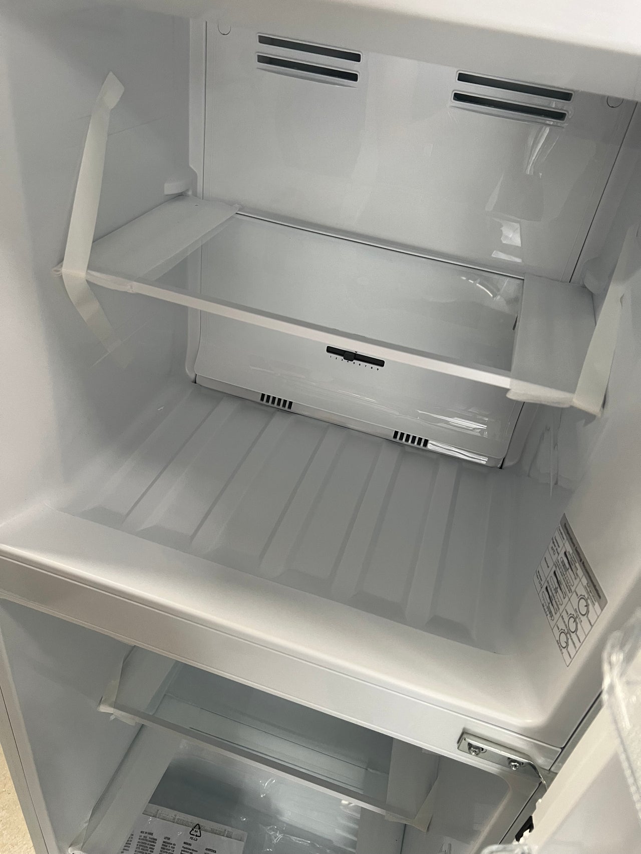 Factory second/Carton damaged Hisense 205L Top Mount Refrigerator HRTF206 - Second Hand Appliances Geebung