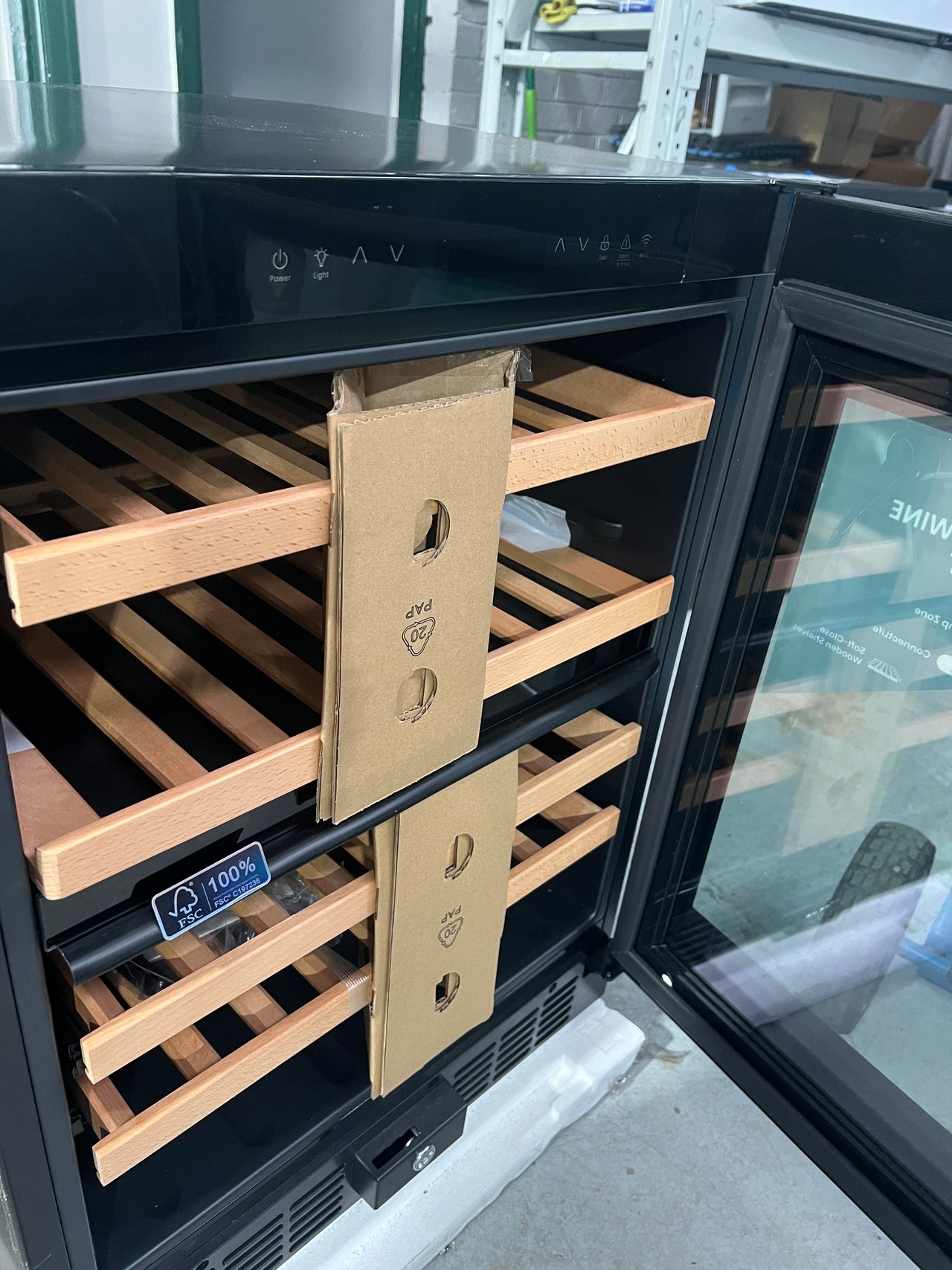 Transportation damaged Hisense 46 Bottle Dual-Zone Wine Cabinet Black HRWC46B - Second Hand Appliances Geebung