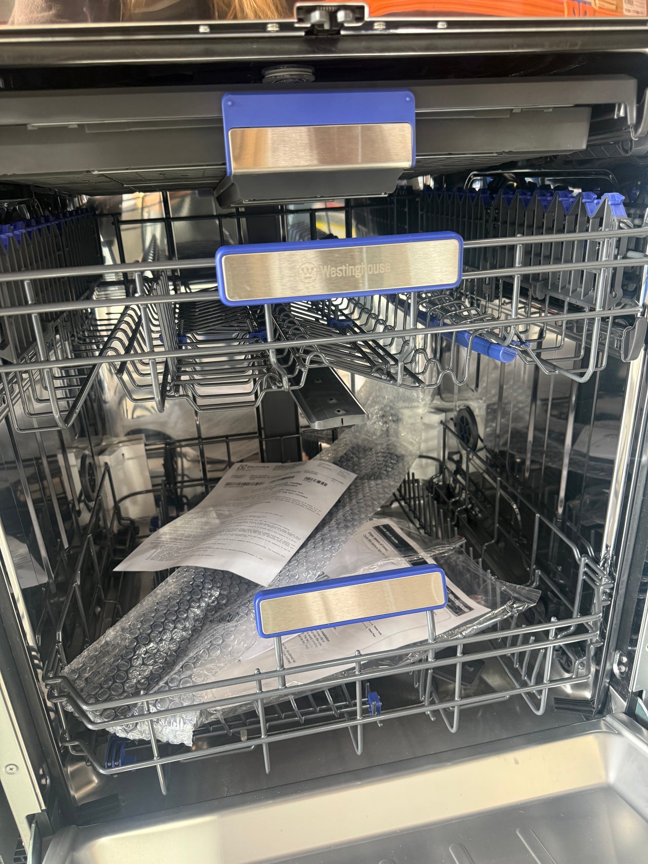 Factory second Westinghouse 60cm Built-Under Dishwasher – Dark Stainless Steel Model: WSU6608KXC(NAT)