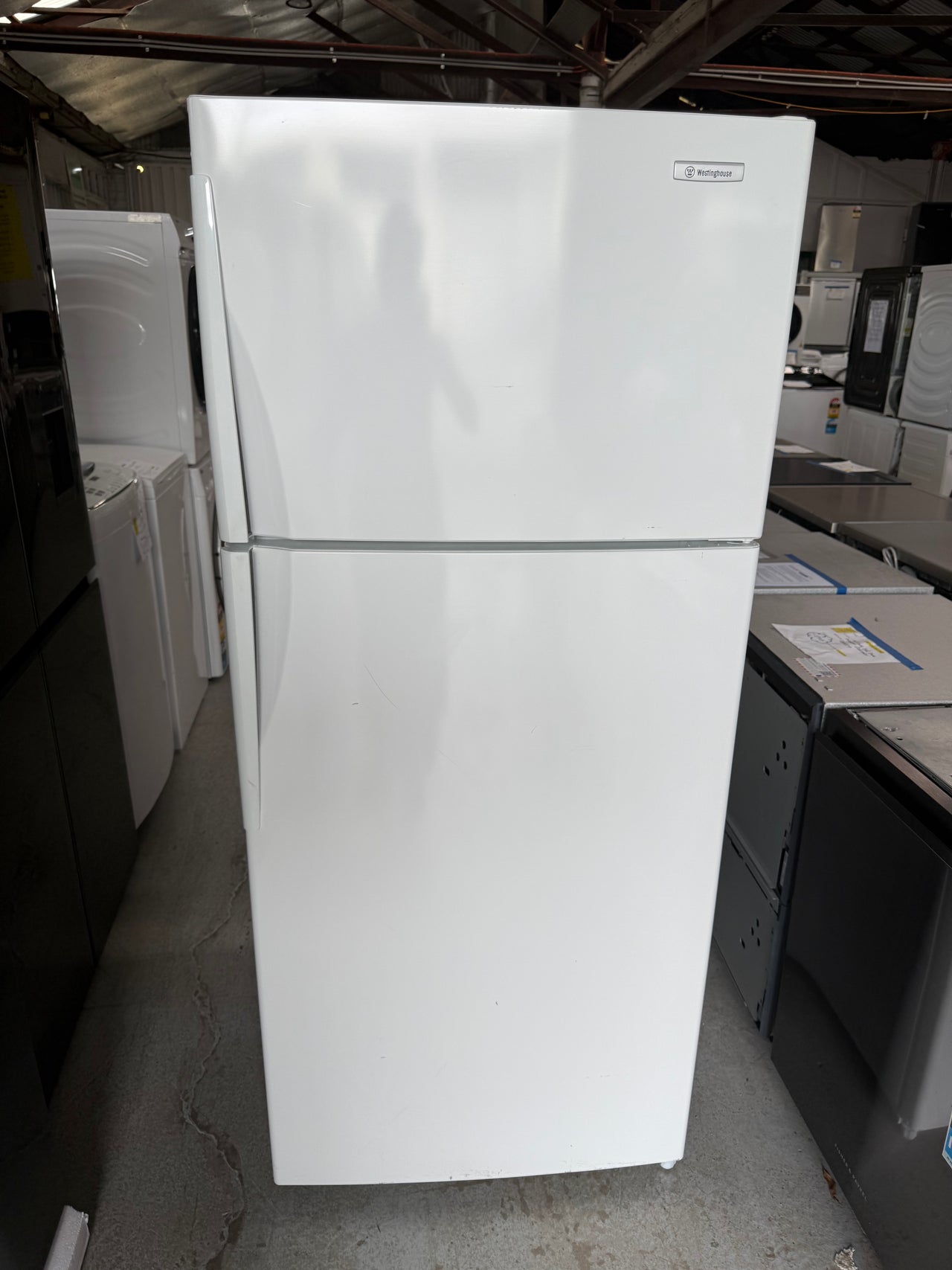 Second hand Westinghouse WTM4200 420-liter top-mount refrigerator