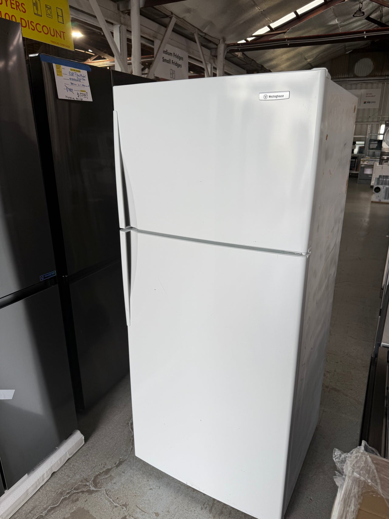 Second hand Westinghouse WTM4200 420-liter top-mount refrigerator