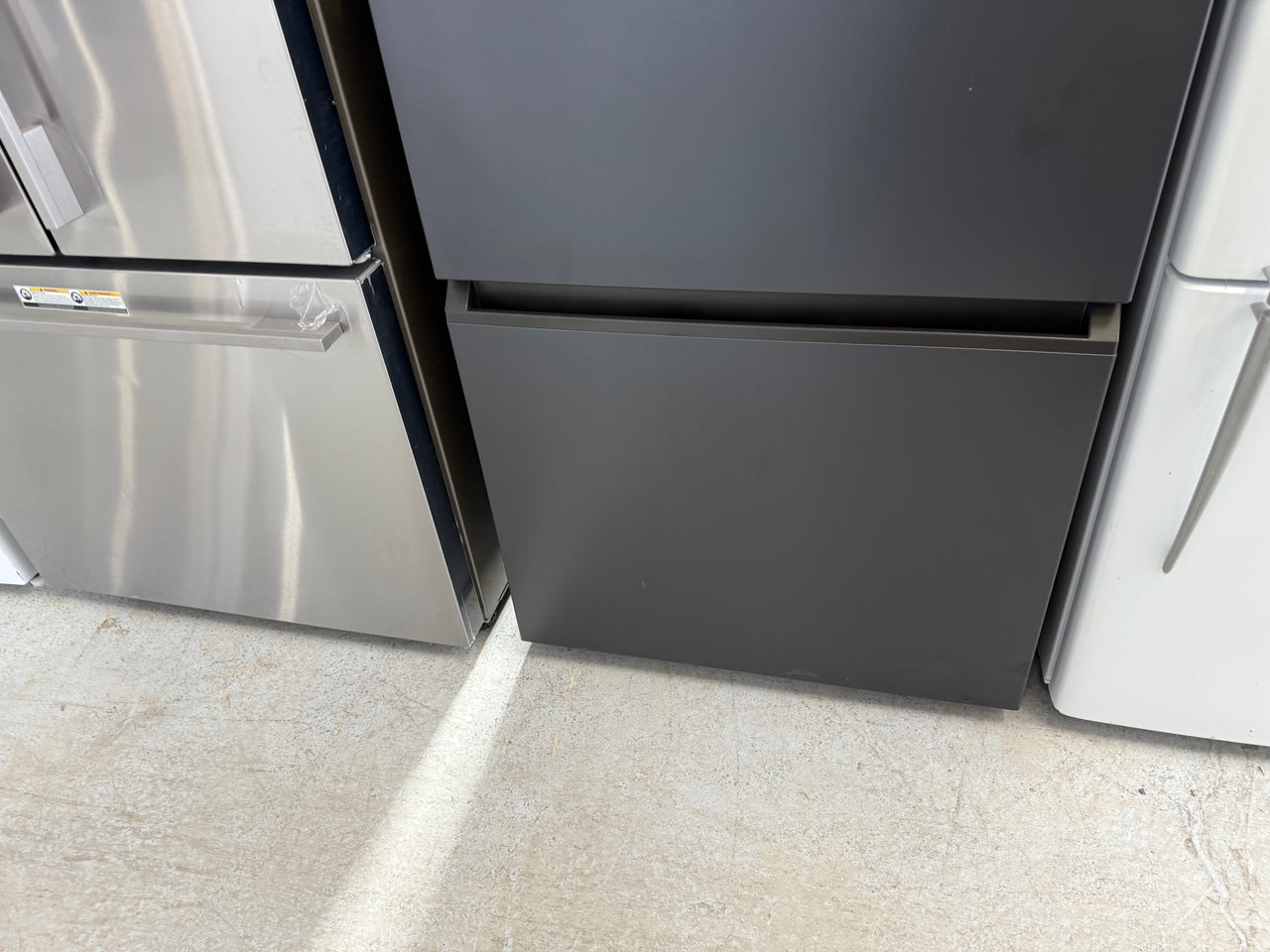 Factory second Haier 431L Bottom Mount Refrigerator Model:HRF420BHC
