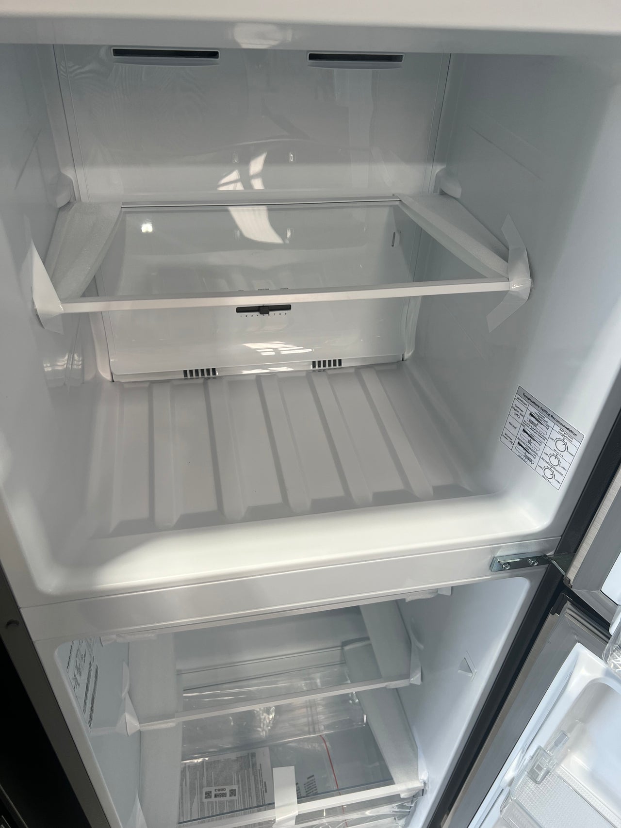 Factory second/ Carton damaged Hisense 205L Top Mount Refrigerator HRTF206S - Second Hand Appliances Geebung