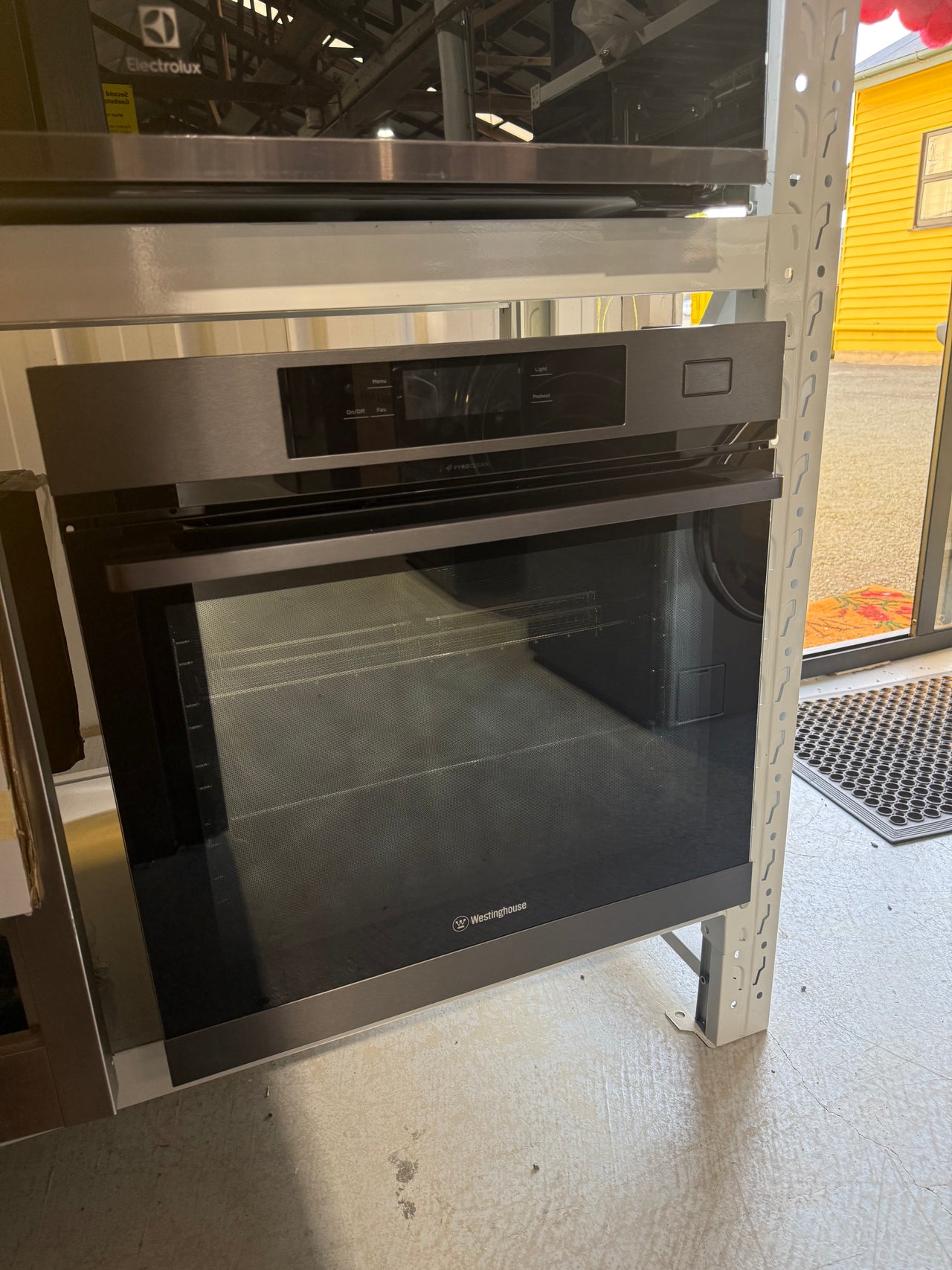Factory second Westinghouse 60cm Pyrolytic Steam & AirFry Built-In Oven – Dark Stainless Steel