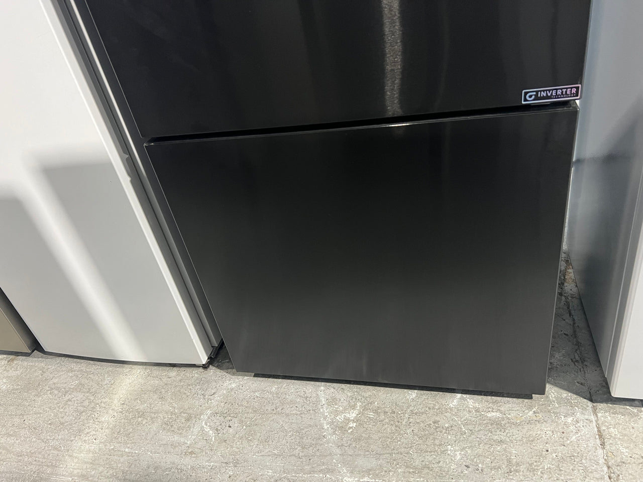 Factory second Hisense 483L PureFlat Bottom Mount Refrigerator Model: HRBM483B - Second Hand Appliances Geebung