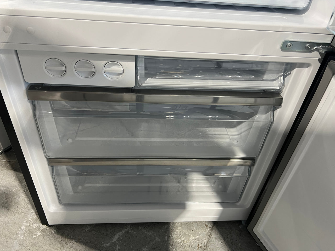 Factory second Hisense 483L PureFlat Bottom Mount Refrigerator Model: HRBM483B - Second Hand Appliances Geebung