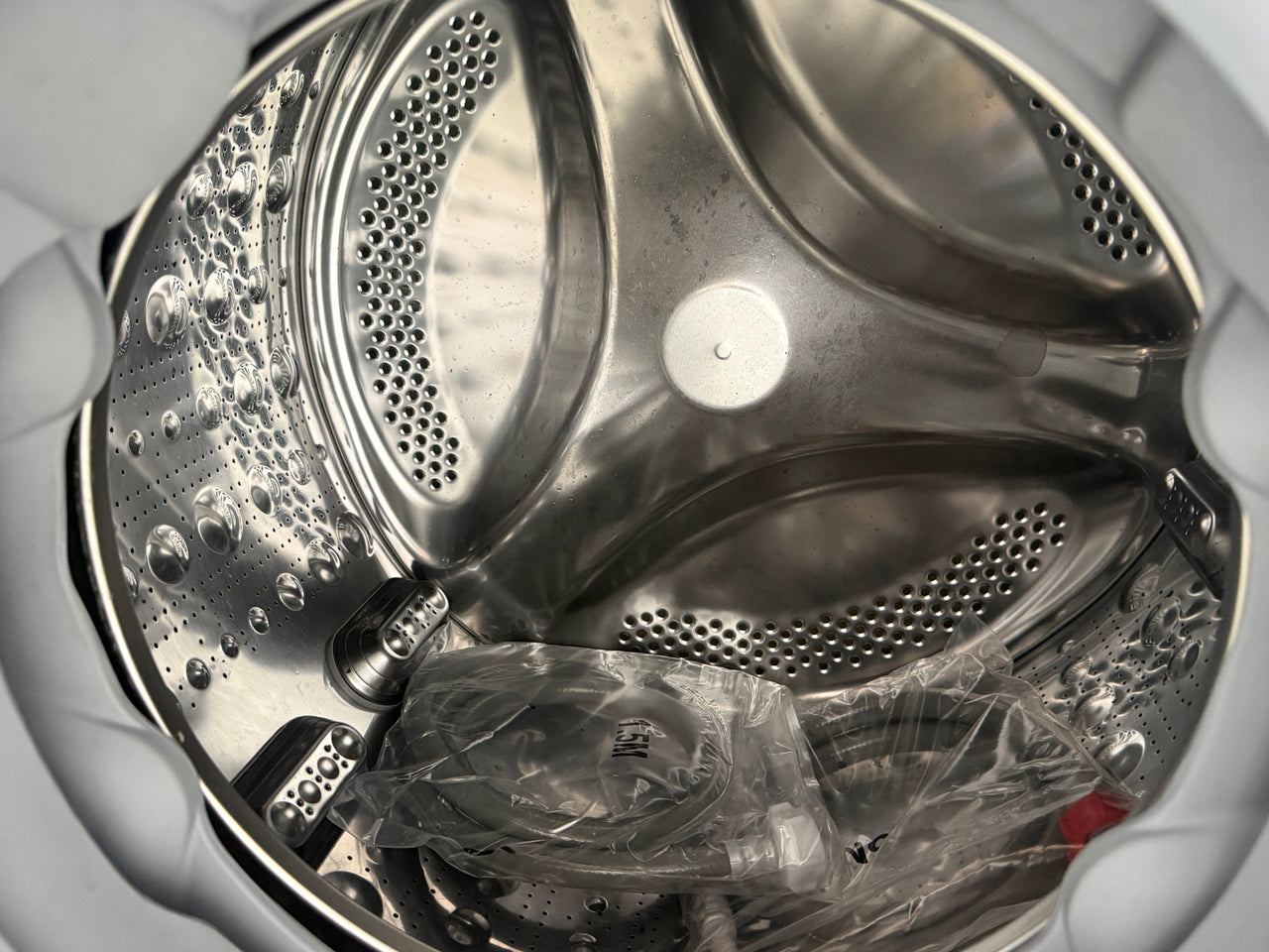 Laundry Package/Factory second 10kg Washing Machine WV9-1410W + 9kg Heat Pump Dryer DVH9-09W - Second Hand Appliances Geebung