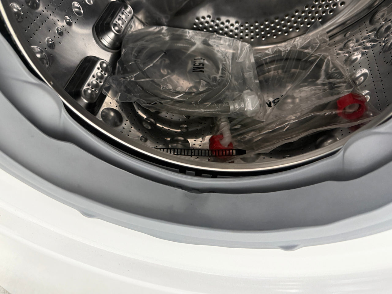 Laundry Package/Factory second 10kg Washing Machine WV9-1410W + 9kg Heat Pump Dryer DVH9-09W - Second Hand Appliances Geebung