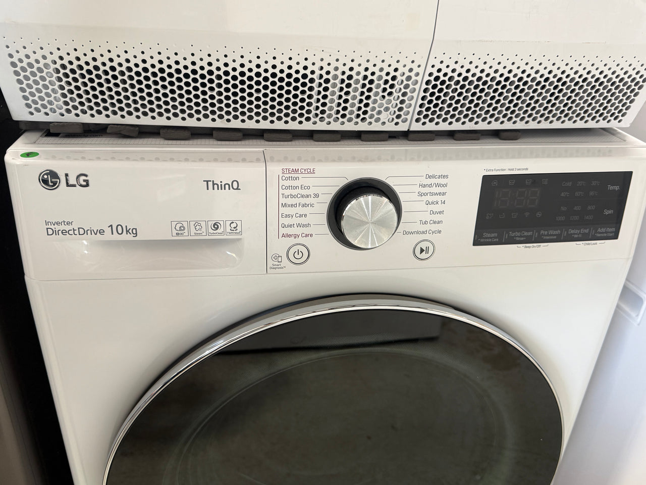Laundry Package/Factory second 10kg Washing Machine WV9-1410W + 9kg Heat Pump Dryer DVH9-09W - Second Hand Appliances Geebung