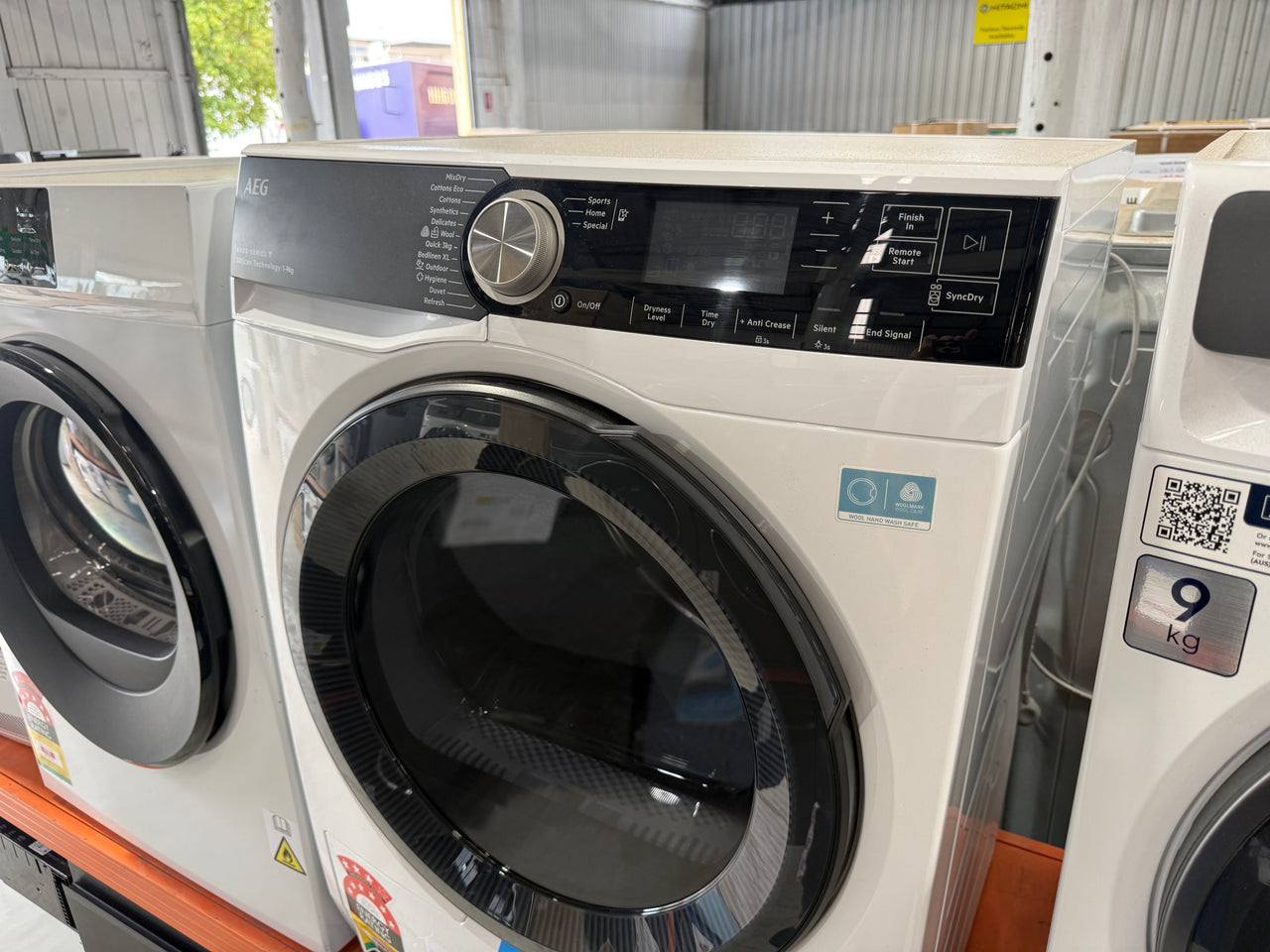Laundry Package/Factory second AEG 10kg Front Load Washing Machine LF8516O8O + AEG 9kg Heat Pump Dryer T859M6OBC - Second Hand Appliances Geebung