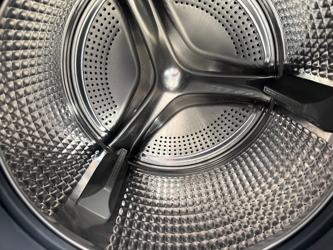 Laundry Package/Factory second Fisher&Paykel 12kg front loader washing machine WH1260P1 + 9kg Fisher&Paykel Heat Pump Dryer DH9060P2 - Second Hand Appliances Geebung