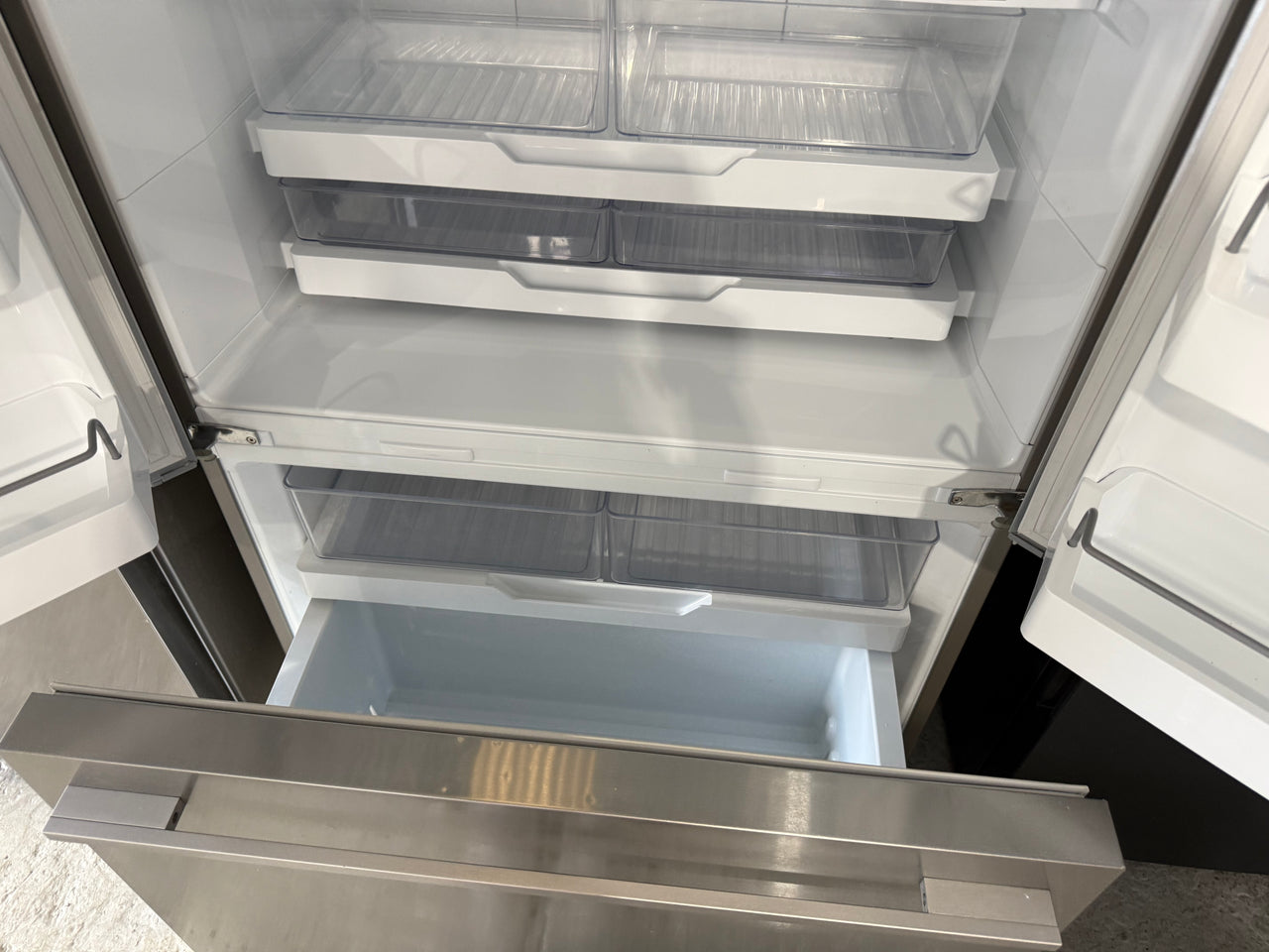 Second Hand Fisher & Paykel RF610ADUX5 569L French Door Fridge with Ice & Water - Second Hand Appliances Geebung