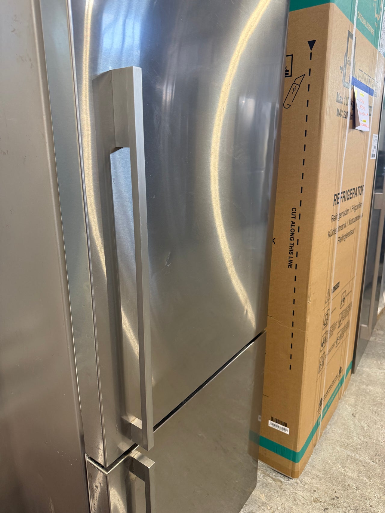 Second hand 403L Fisher&Paykel Fridge Model: E402B - Second Hand Appliances Geebung