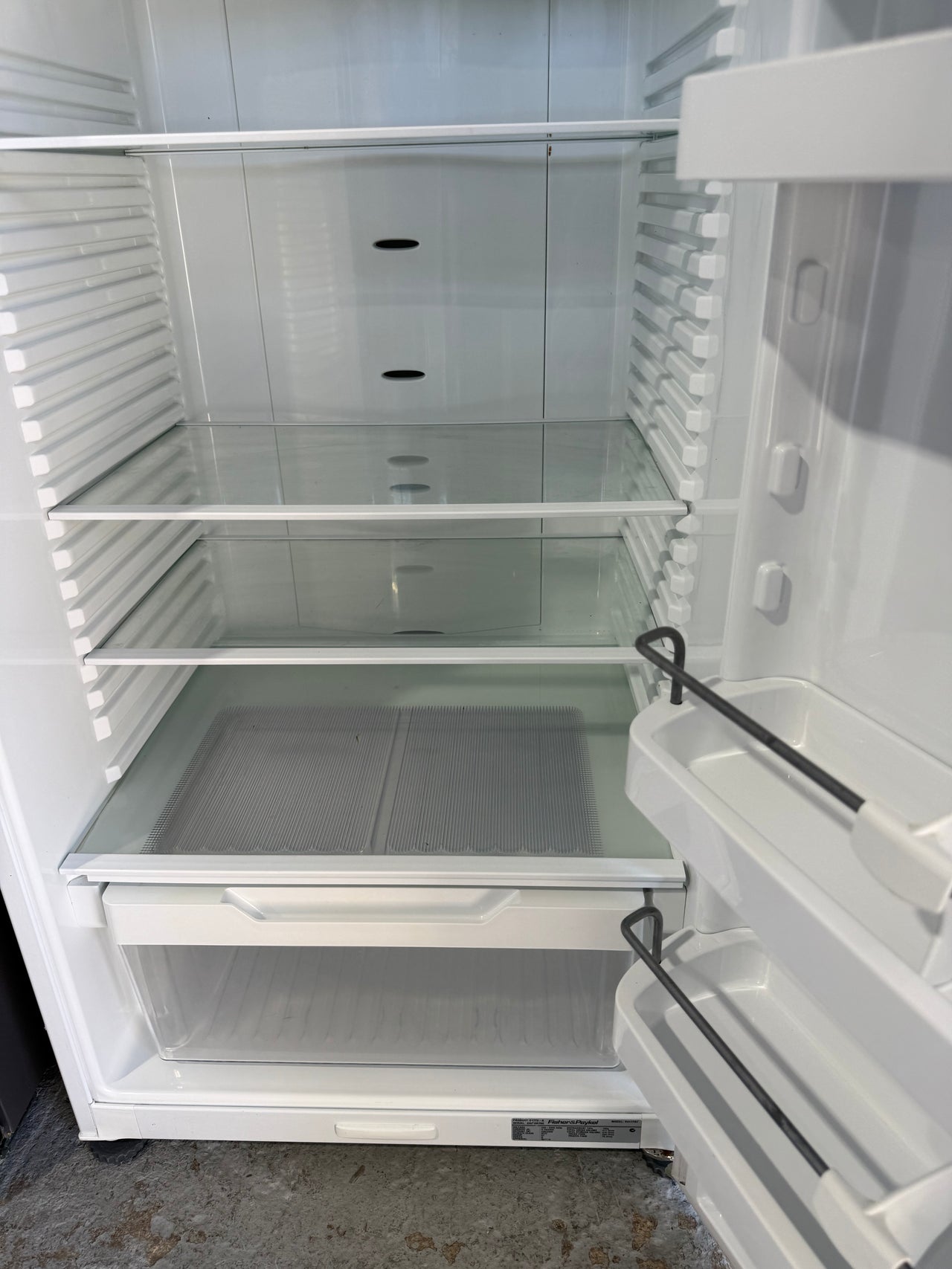 Second hand 411L Fisher & Paykel Fridge Model: E411TRT2 - Second Hand Appliances Geebung
