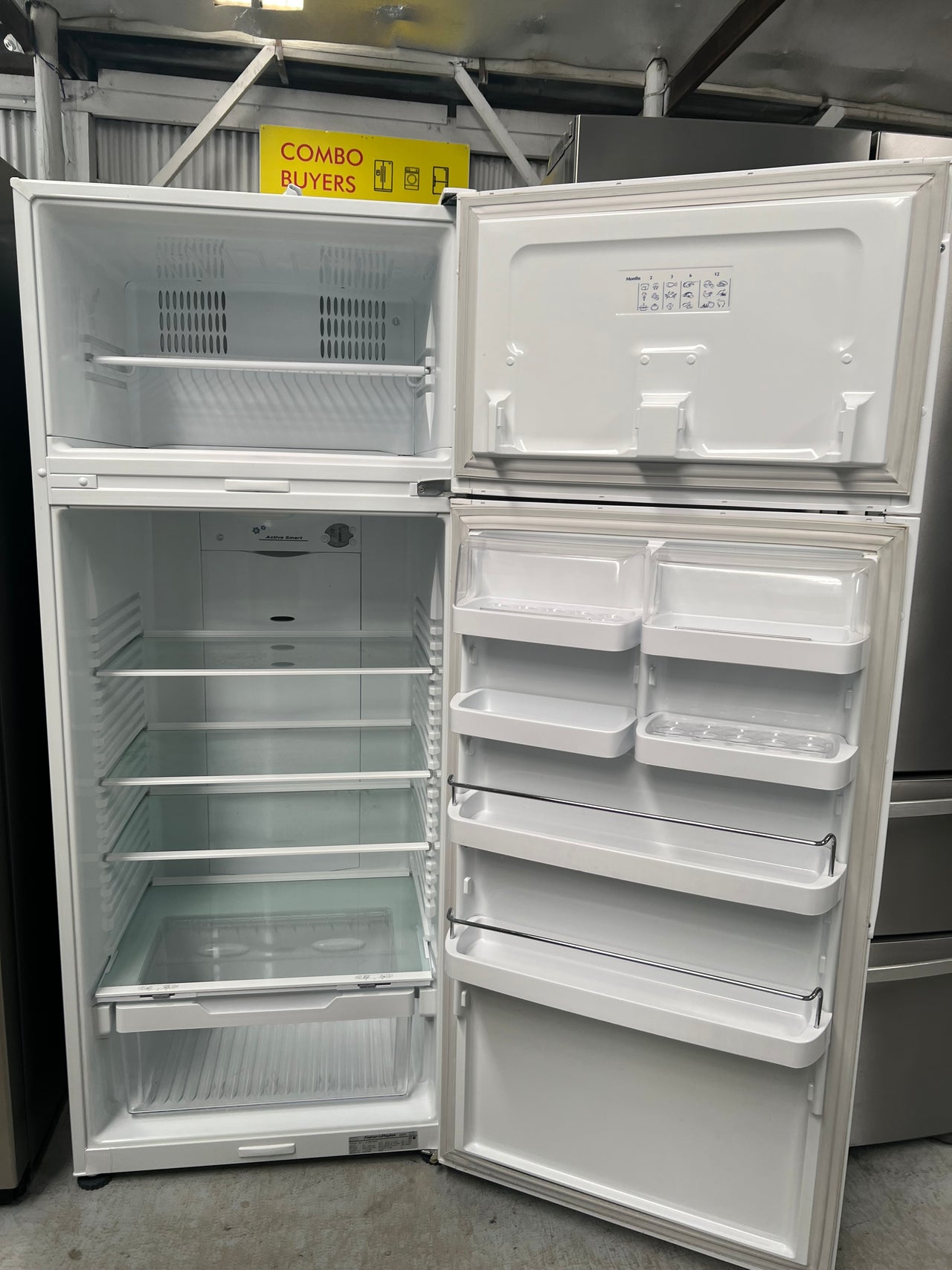Second hand 447L Fisher&Paykel Top Mounted Fridge Freezer E440T - Second Hand Appliances Geebung