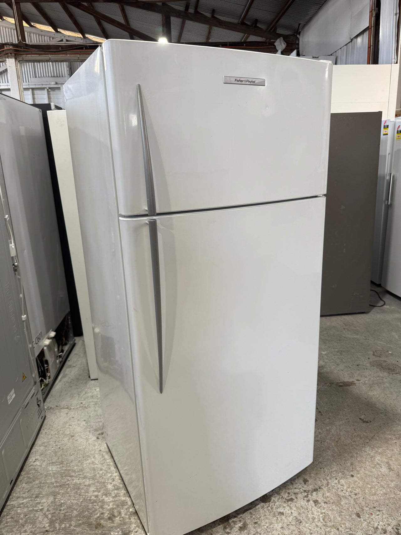 Second hand Fisher&Paykel E521T 517-liter top-mount refrigerator - Second Hand Appliances Geebung