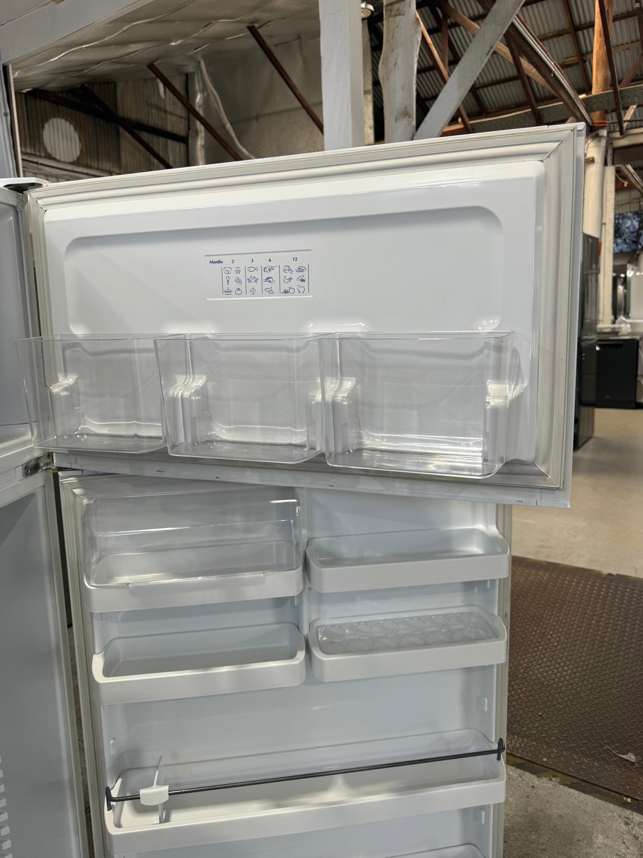 Second hand Fisher&Paykel E521T 517-liter top-mount refrigerator - Second Hand Appliances Geebung