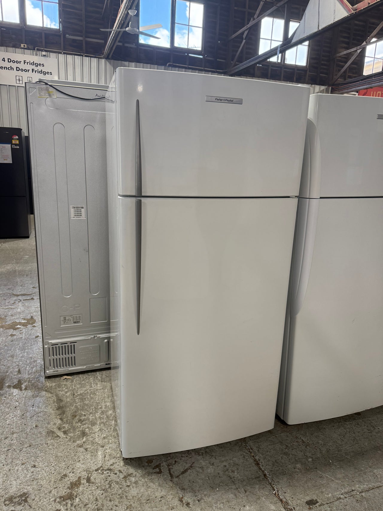 Second hand Fisher&Paykel E521T 517-liter top-mount refrigerator - Second Hand Appliances Geebung