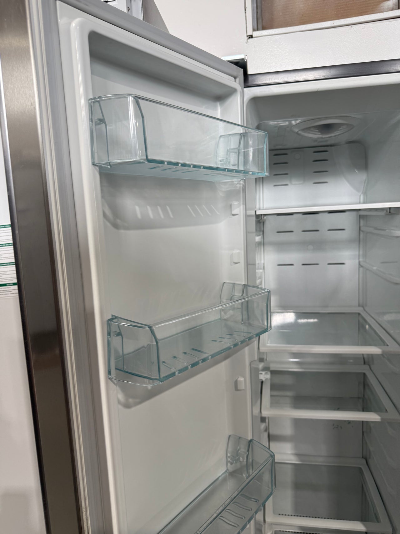 Second hand 606L Westinghouse Side By Side Fridge Model: WSE6100SA - Second Hand Appliances Geebung