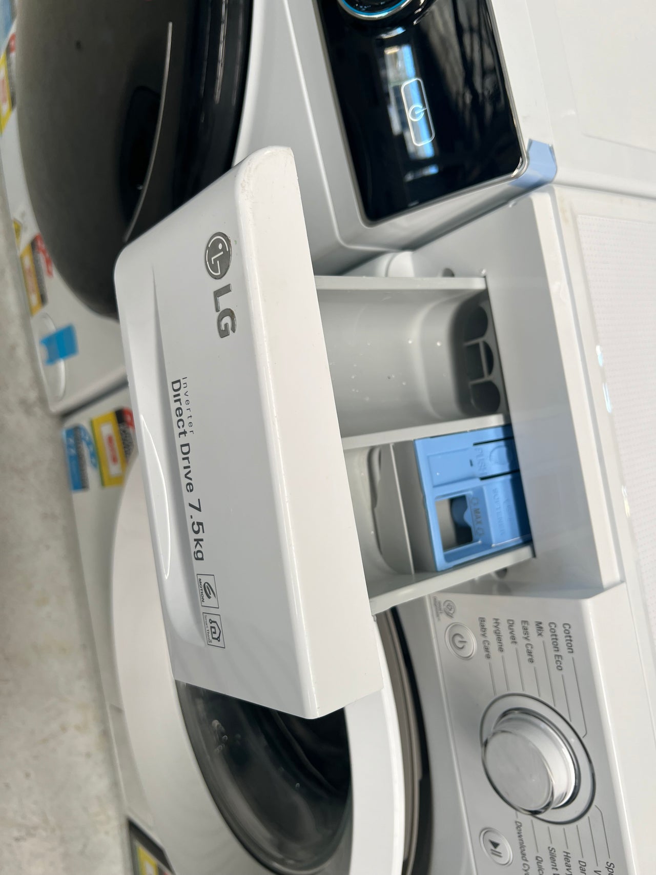 Second hand 7.5kg Front Loader Washing Machine with 6 Motion Direct Drive WD1275TC5W - Second Hand Appliances Geebung