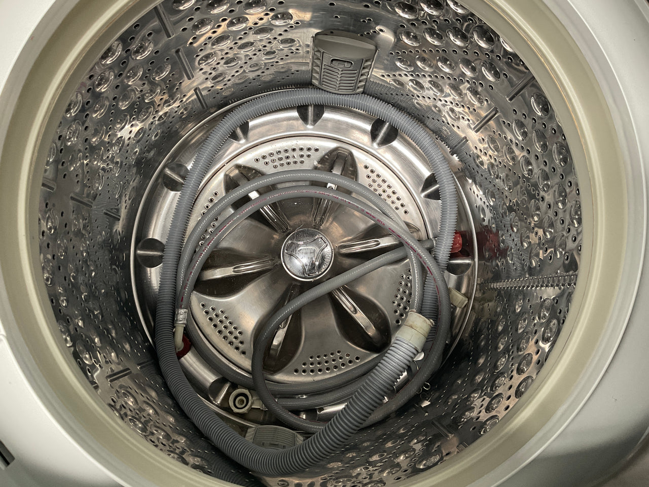 Second hand 9.5kg Inverter Direct Drive Top Load Washer WT-H9556 - Second Hand Appliances Geebung