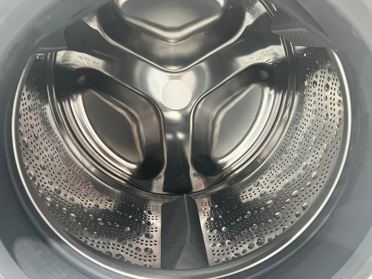 Second hand Bosch 10kg Serie 6 Front Load Washing Machine Model: WAU28490AU - Second Hand Appliances Geebung