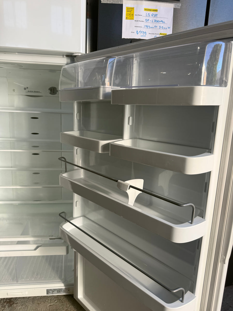 Second hand Fisher & Paykel 447L Top Mount Refrigerator – White | E440TRT3 - Second Hand Appliances Geebung