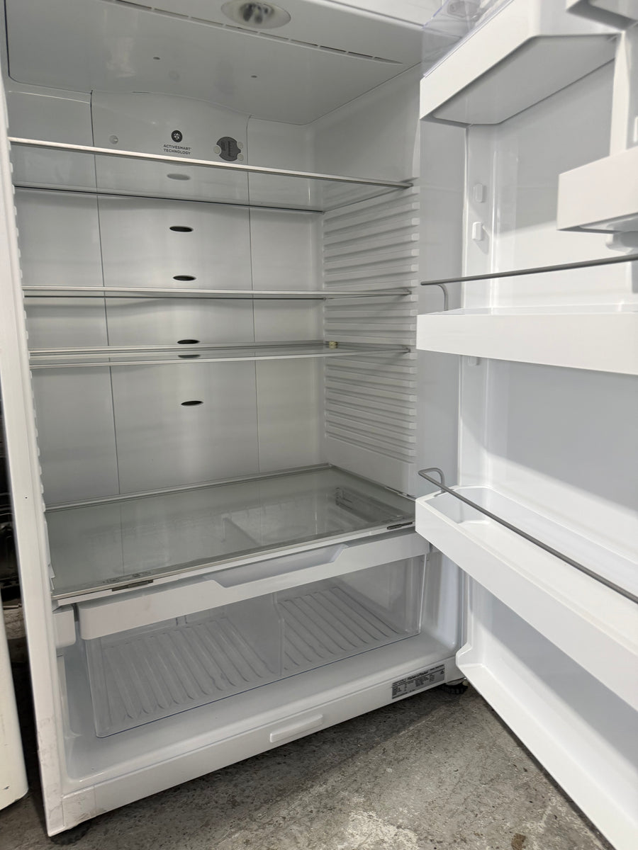 Second hand Fisher&Paykel RF521TRPW6 517-liter top-mount refrigerator - Second Hand Appliances Geebung