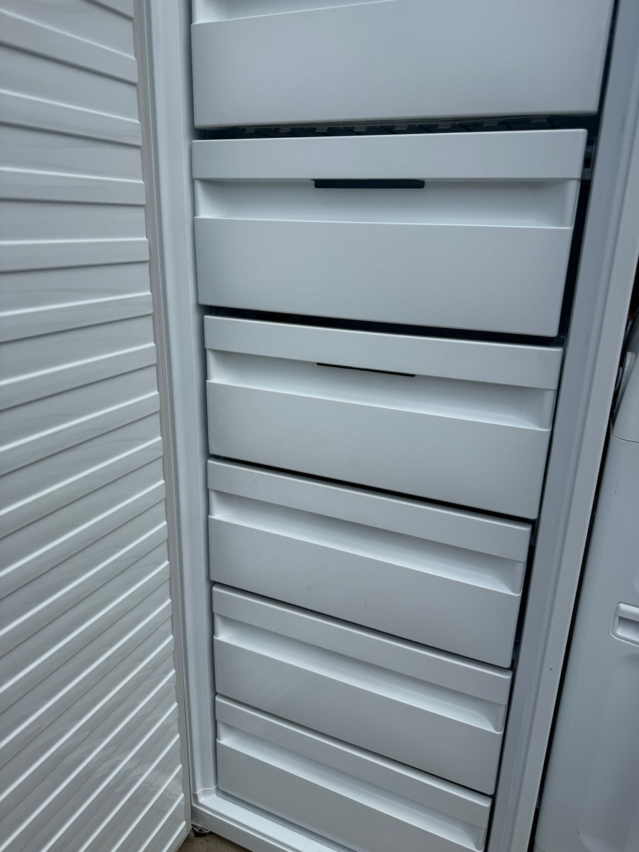 Second hand Fisher&Paykel E388LW 389L Upright Freezer – White Finish - Second Hand Appliances Geebung