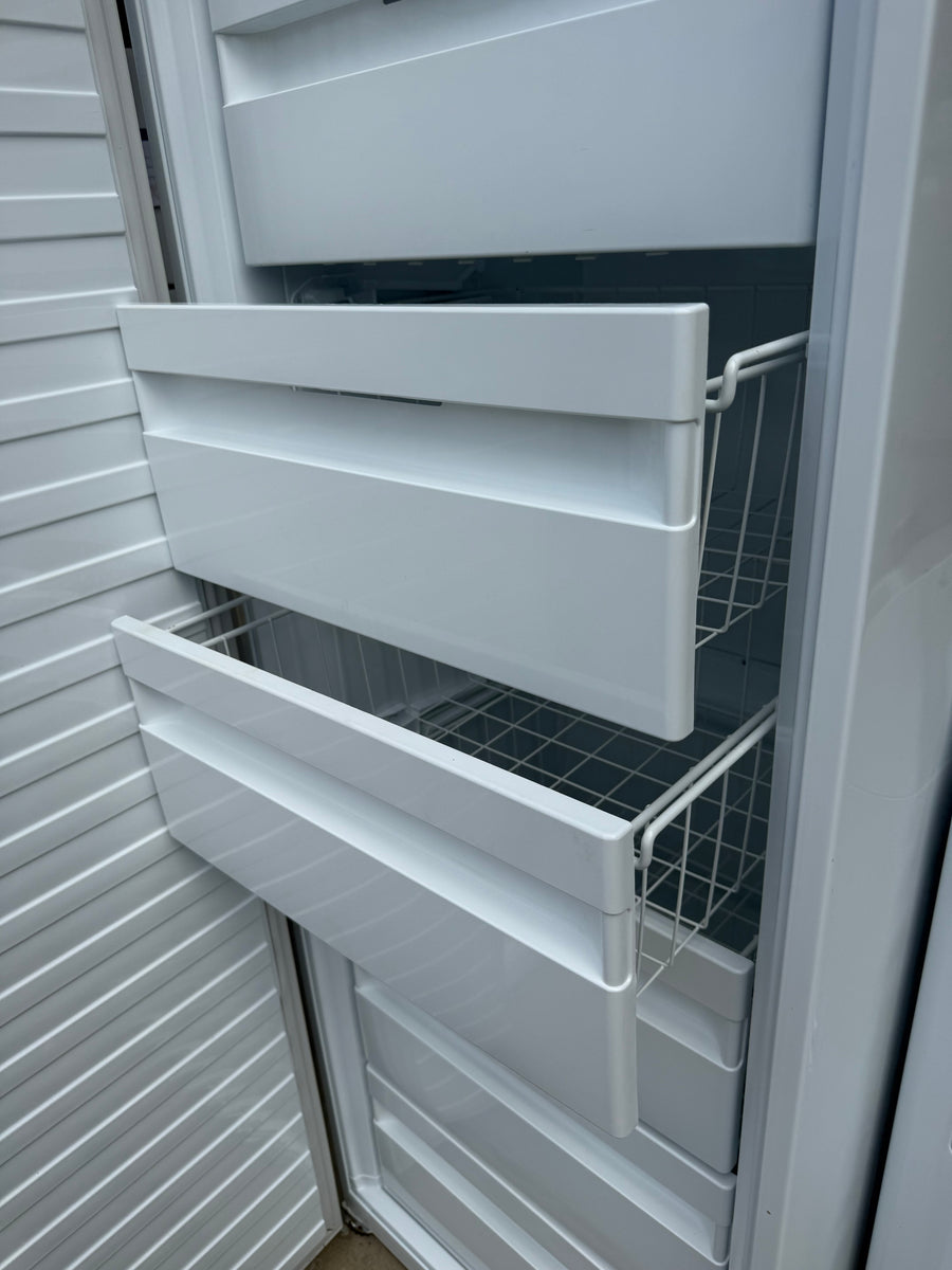Second hand Fisher&Paykel E388LW 389L Upright Freezer – White Finish - Second Hand Appliances Geebung