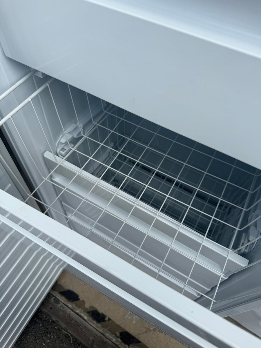 Second hand Fisher&Paykel E388LW 389L Upright Freezer – White Finish - Second Hand Appliances Geebung