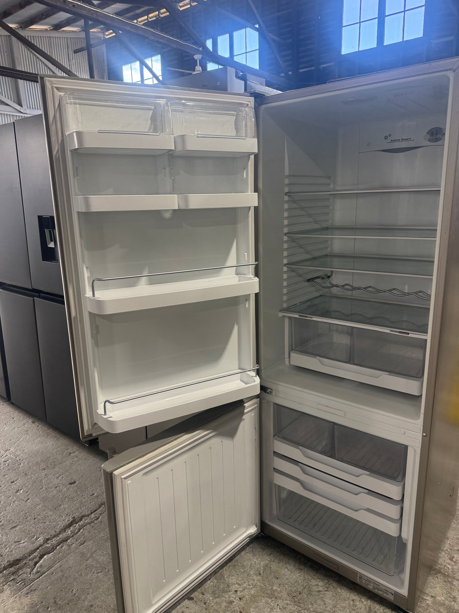 Second hand Fisher & Paykel E402BRX4 403L bottom mount refrigerator - Second Hand Appliances Geebung