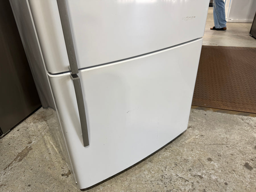 Second hand Fisher & Paykel E522BRE4 519 L ActiveSmart™ Bottom-Mount Fridge - Second Hand Appliances Geebung