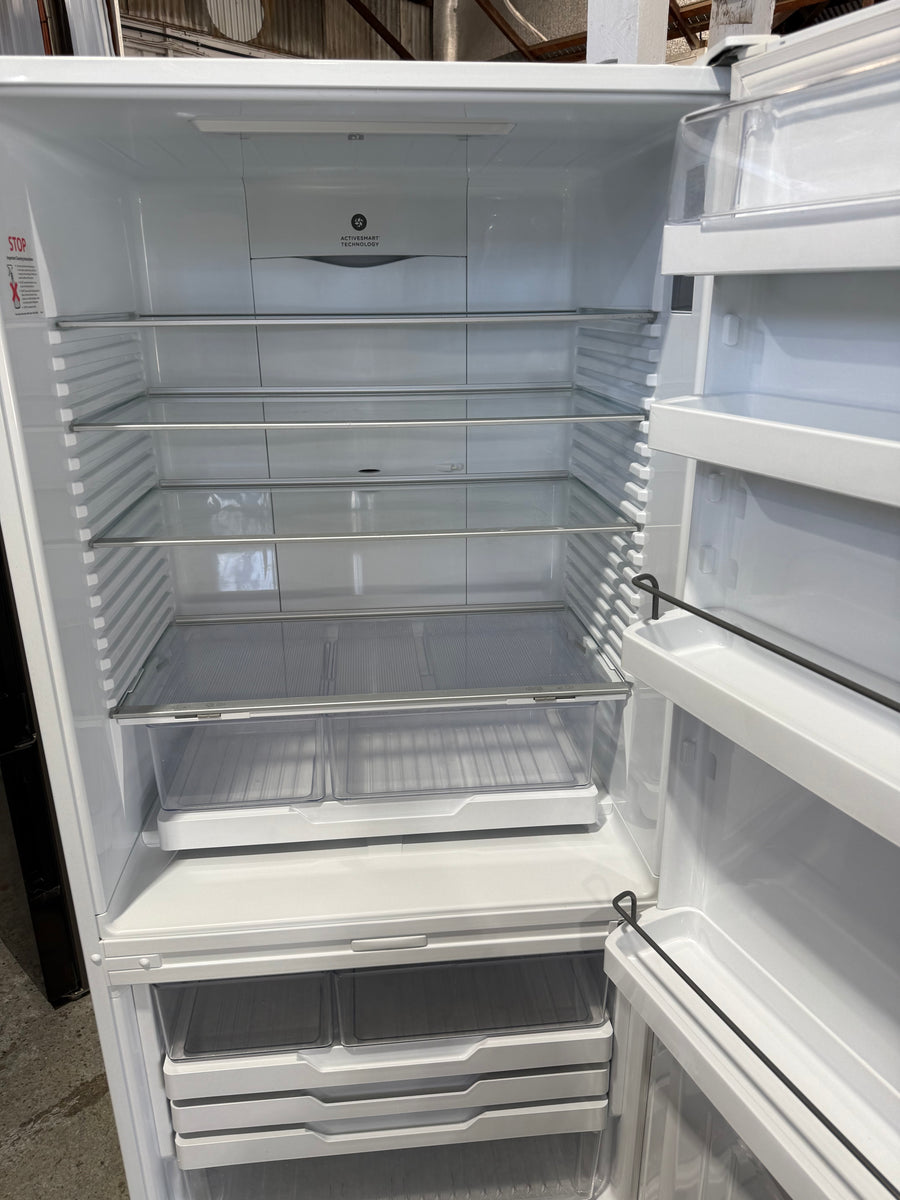 Second hand Fisher & Paykel E522BRE4 519 L ActiveSmart™ Bottom-Mount Fridge - Second Hand Appliances Geebung