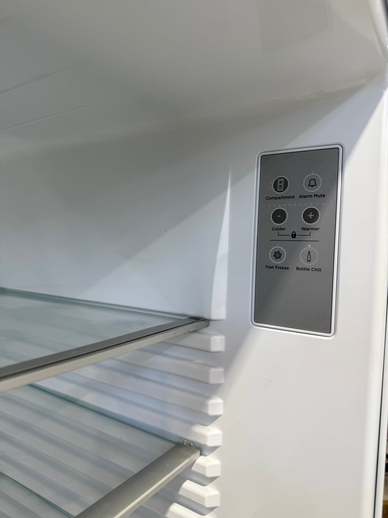 Second hand Fisher & Paykel E522BRE4 519 L ActiveSmart™ Bottom-Mount Fridge - Second Hand Appliances Geebung