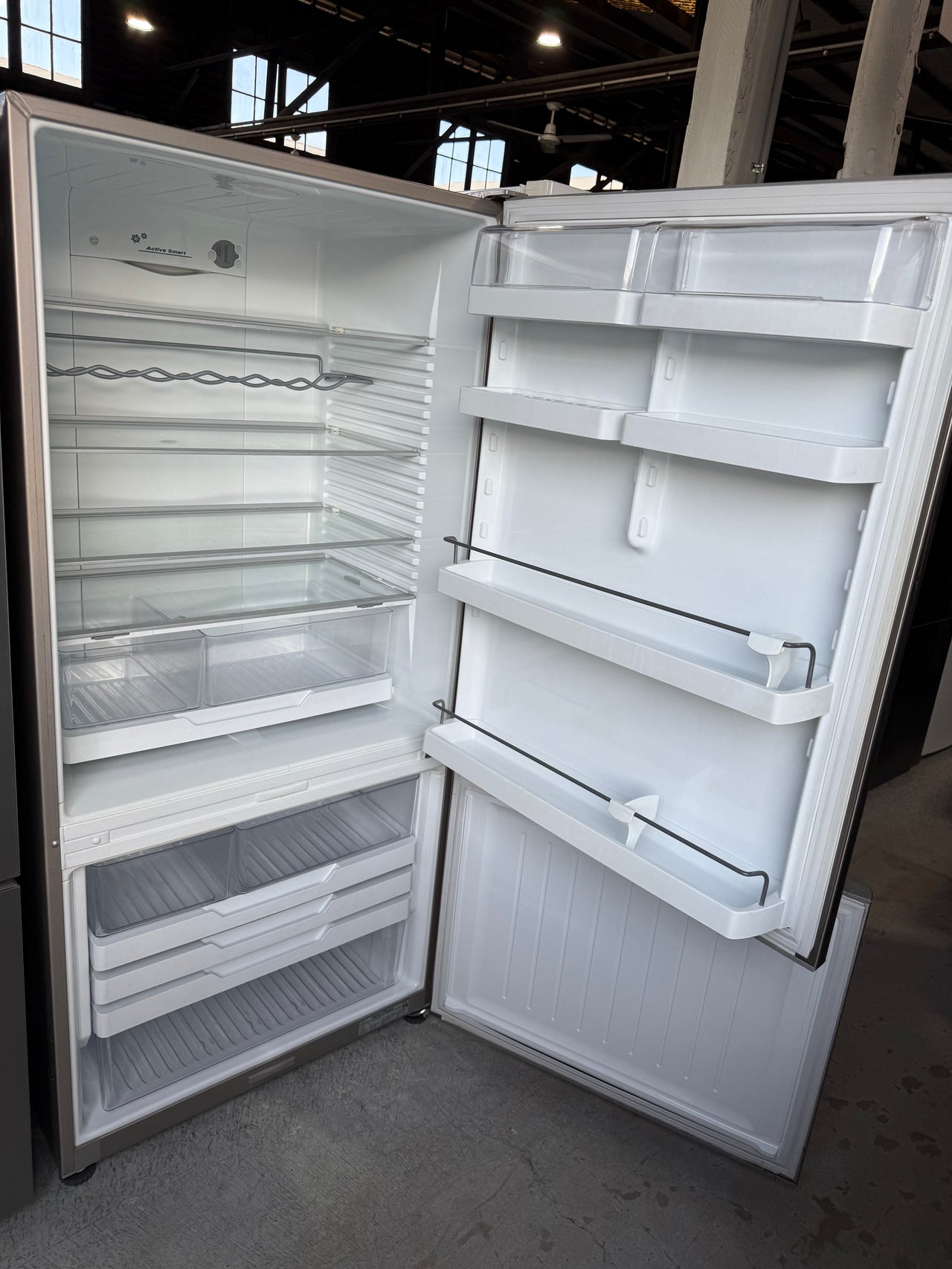 Second hand  Fisher & Paykel E522BRX 519L bottom-freezer refrigerator - Second Hand Appliances Geebung