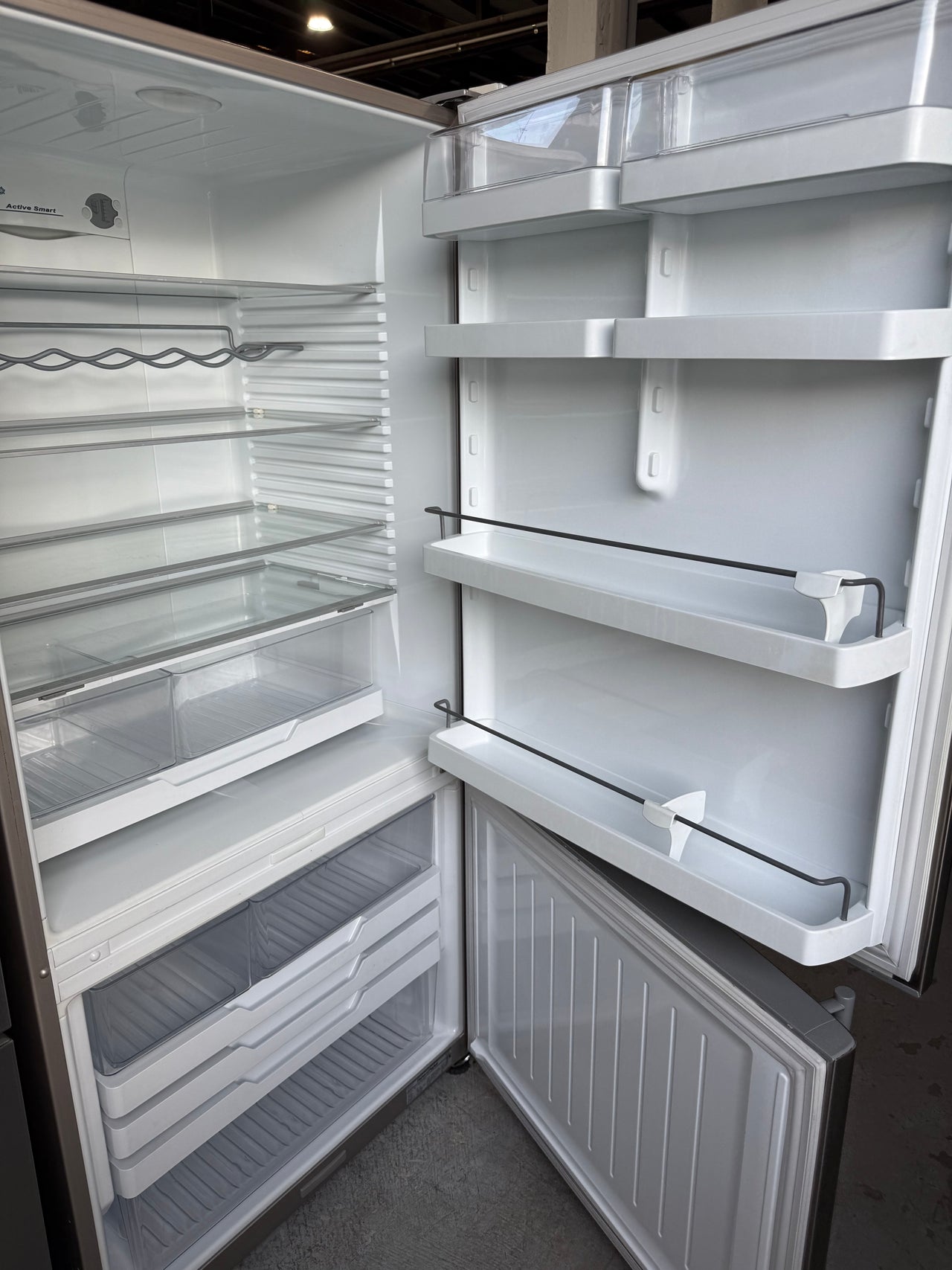 Second hand  Fisher & Paykel E522BRX 519L bottom-freezer refrigerator - Second Hand Appliances Geebung